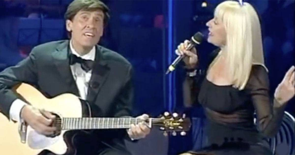Gianni Morandi e Raffaella Carrà cantano Battisti: il video
