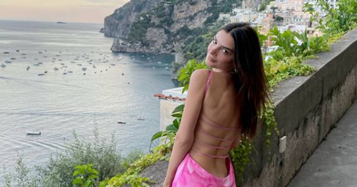 Emily Ratajkowski  in Costiera Amalfitana vacanze tutte italiane per la supermodella