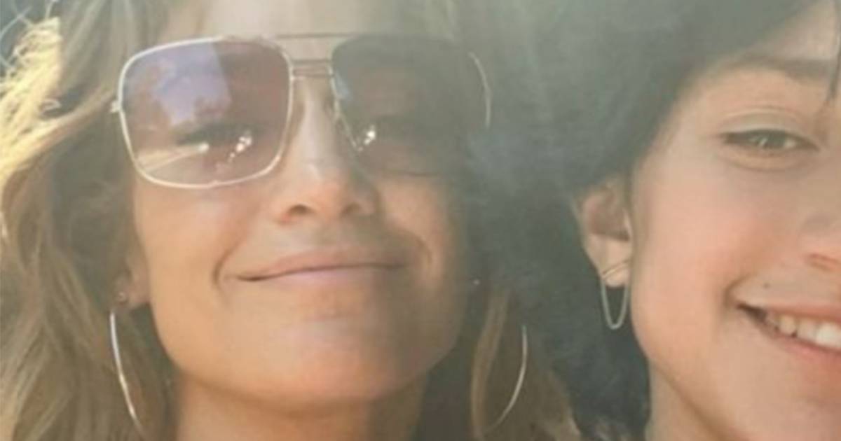 Jennifer Lopez e la figlia Emme in un tenero selfie per i follower