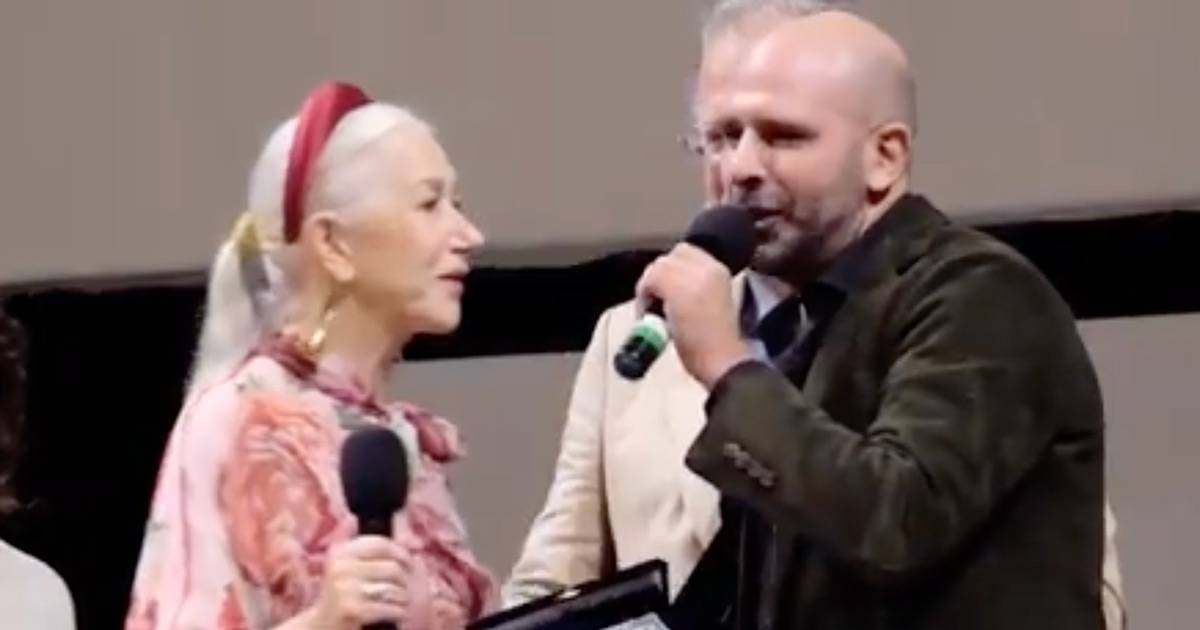 Checco Zalone show a sorpresa per Helen Mirren sul palco del Bifest 2021 