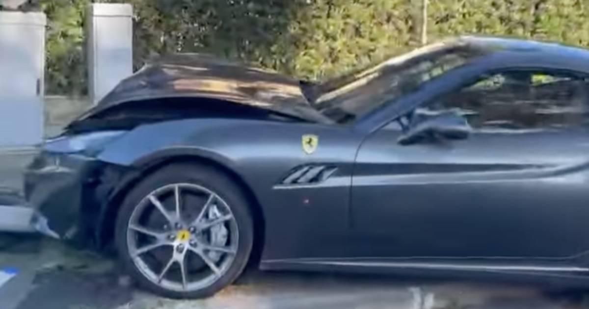 La Ferrari si schianta contro un palo il video finisce in rete