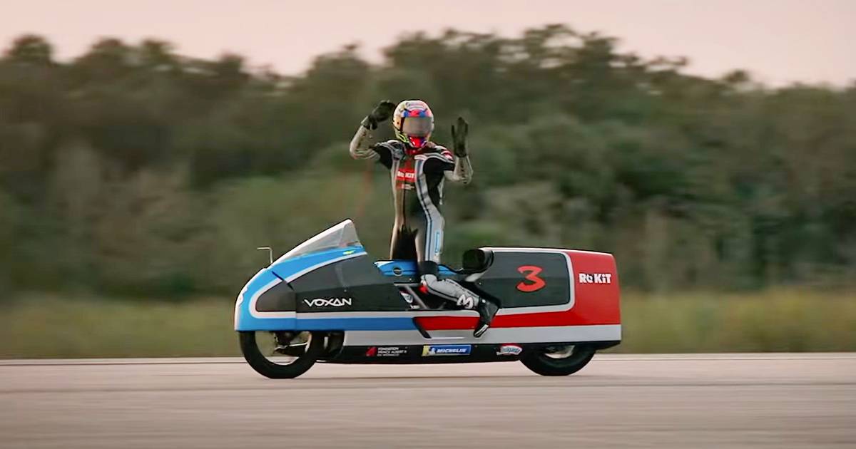 Max Biaggi stabilisce il nuovo record di velocit su una moto elettrica Voxan Wattman