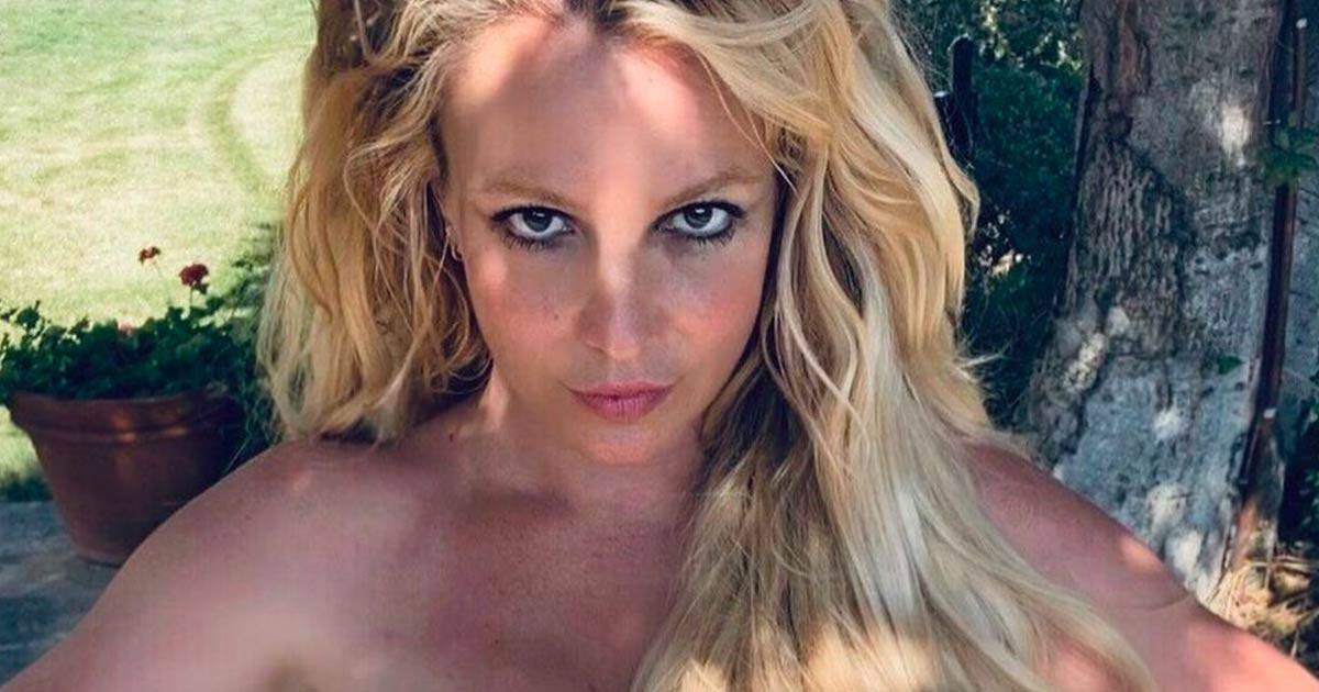 Britney Spears scatenata su Instagram: dopo il topless, arriva la foto del lato B