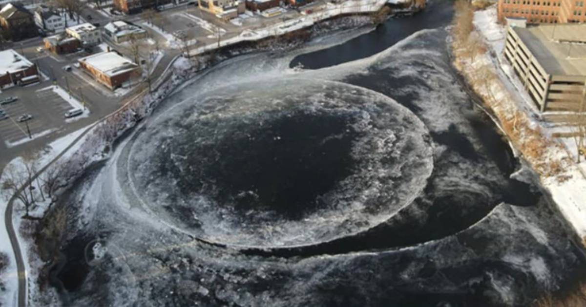 Il disco di ghiaccio misterioso che gira da solo sul lago: guarda il video.