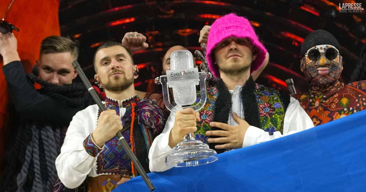 Kalush Orchestra, all’asta il trofeo dell’Eurovision Song Contest e il cappellino rosa
