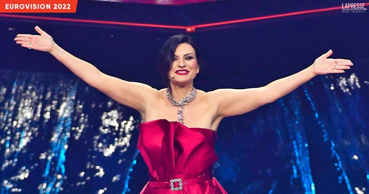 Eurovision 2022, Laura Pausini porta i followers nel backstage mostrando i cambi d’abito 