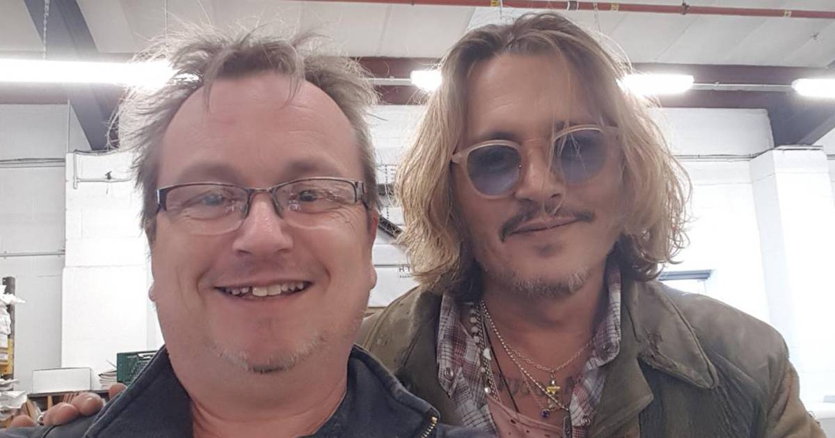 Johnny Depp, zero tensione: è in Europa tra amici e passeggiate