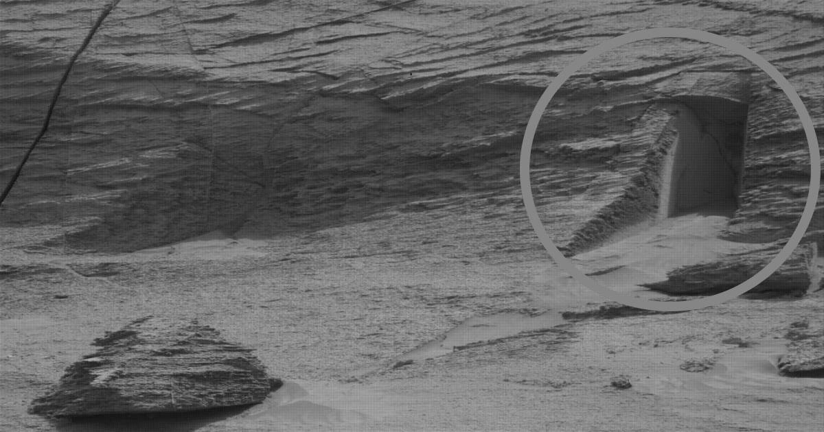 Il rover Curiosity ha fotografato una porta su Marte