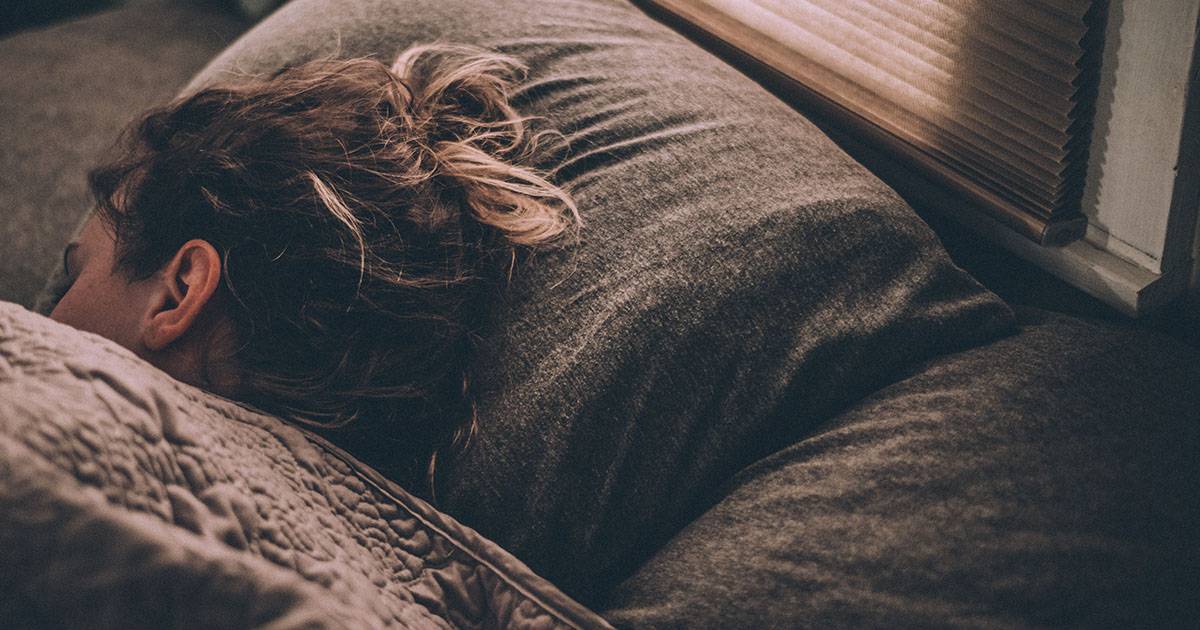 Dormire in letti separati fa bene alla coppia? 3 ragioni per cui la risposta è sì
