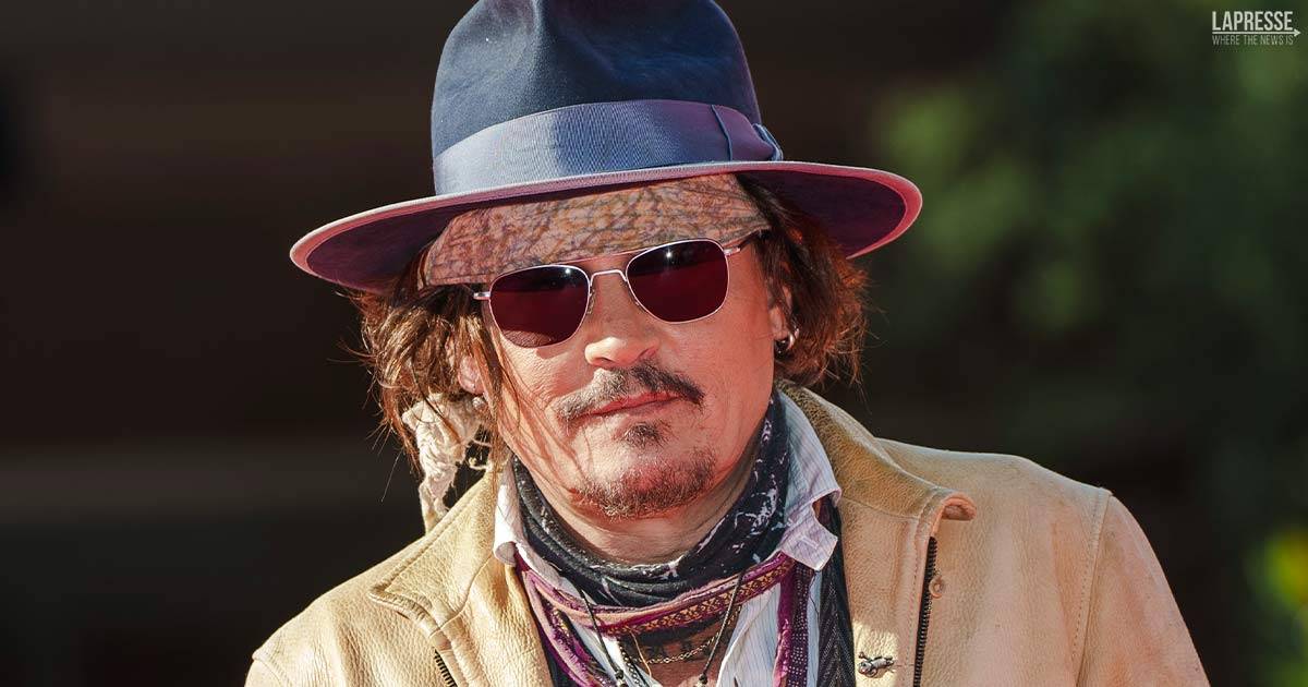 Johnny Depp torna sul set: la prima foto nei panni di Re Luigi XV