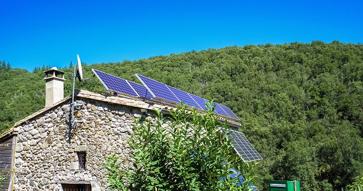 Pannelli fotovoltaici gratis per tutti liniziativa di un Comune italiano contro il caro energia