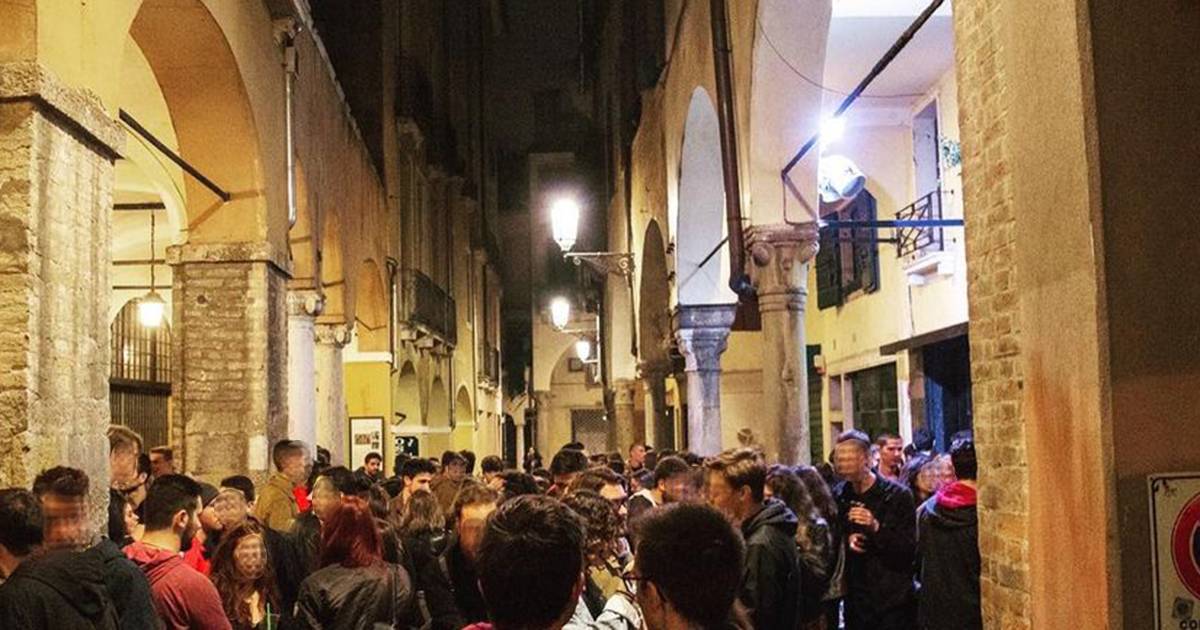 Il bar  troppo rumoroso i vicini lo comprano e lo chiudono  successo a Padova