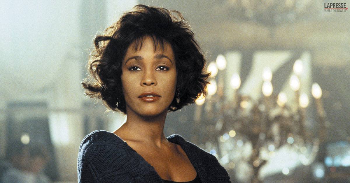 Whitney Houston compie 30 anni Im Every Woman