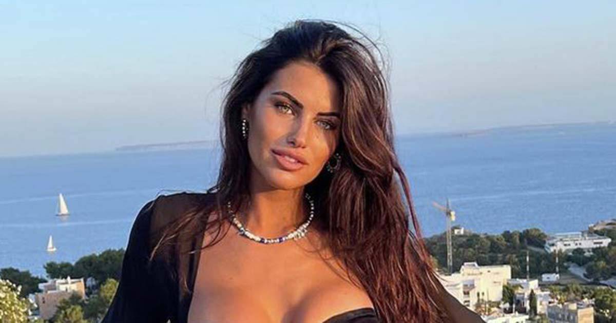 Lincredibile bellezza di Carolina Stramare lex Miss Italia seduce i follower con un video in lingerie