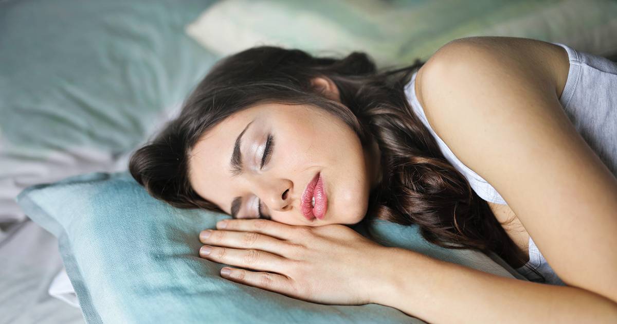Giornata mondiale del sonno, il 30% degli italiani soffre d’insonnia: 8 consigli per migliorare il riposo