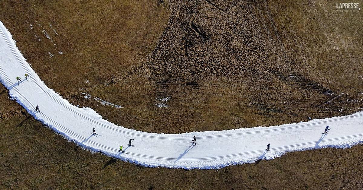 Quanta neve artificiale c sulle nostre piste da sci I numeri e i costi per leconomia e lambiente
