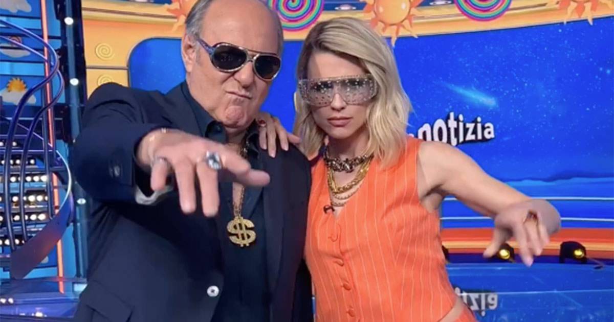 Gerry Scotti e Michelle Hunziker hanno fatto una canzone rap per i loro nipotini Gerry Scotti e Michelle Hunziker hanno fatto una canzone rap per i loro nipotini