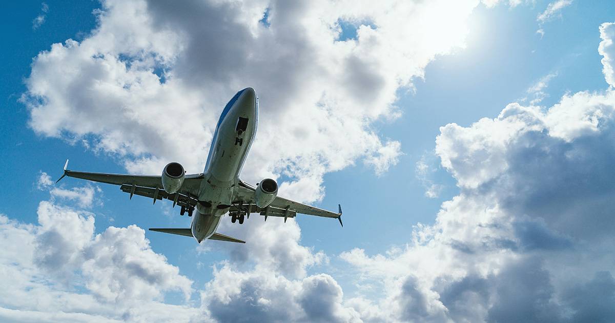 Nascere fra le nuvole donna partorisce su un aereo in volo per Brindisi