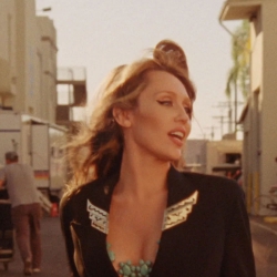 Miley Cyrus - Easy Lover